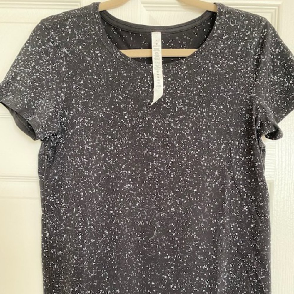 Lululemon crew neck shirt